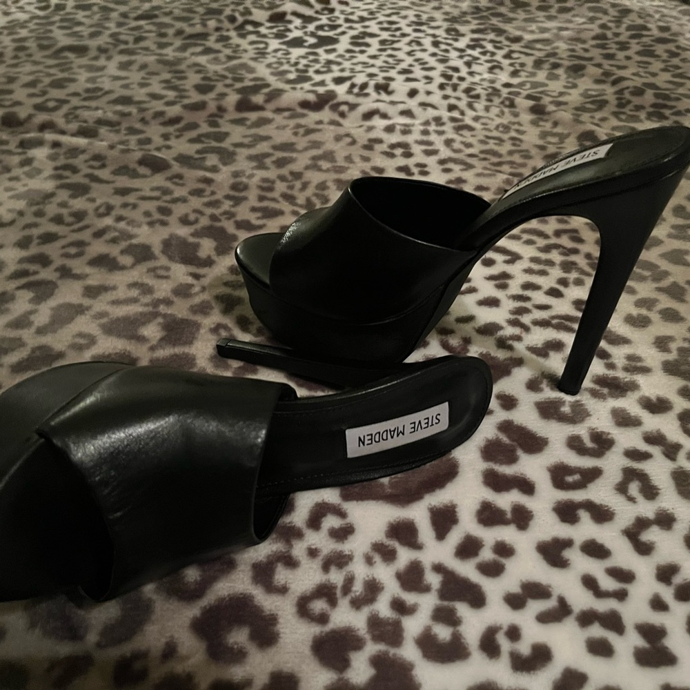 Steve Madden black high heels